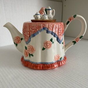 Vintage Fitz & Floyd 1988 English Garden Teapot with Tea Set Tablecloth Roses